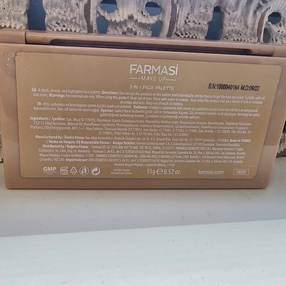 3 in 1 Face Palette - Picture 3 of 3